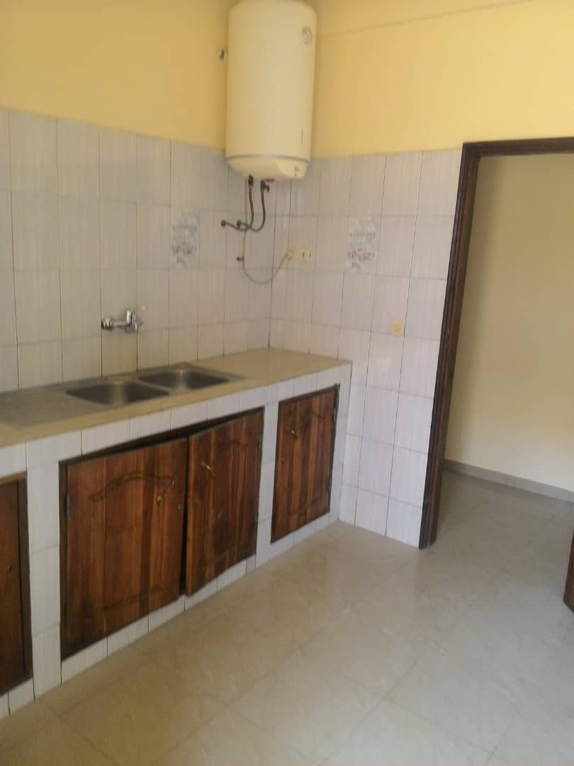 N° 4296 :
                            Villa à louer , Avedji, Lome, Togo : 220 000 XOF/mois